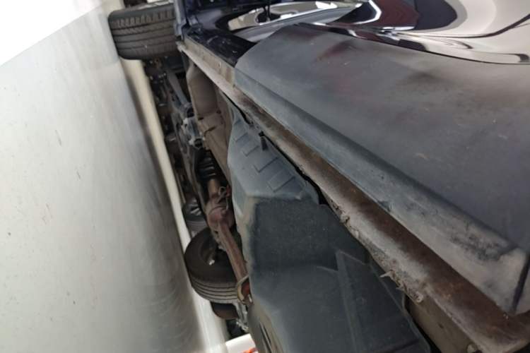 Used Wey VV5 2020 1.5T Two-Wheel Drive Smart Pioneer Left Side Sill