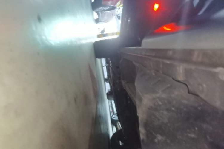 Used Wey VV5 2020 1.5T Two-Wheel Drive Smart Pioneer Left Side Sill