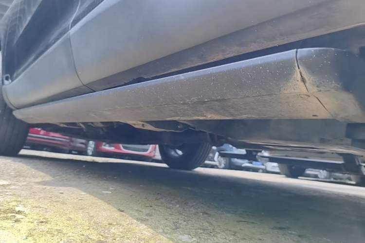 Used Wey VV5 2020 1.5T Two-Wheel Drive Smart Pioneer Left Side Sill