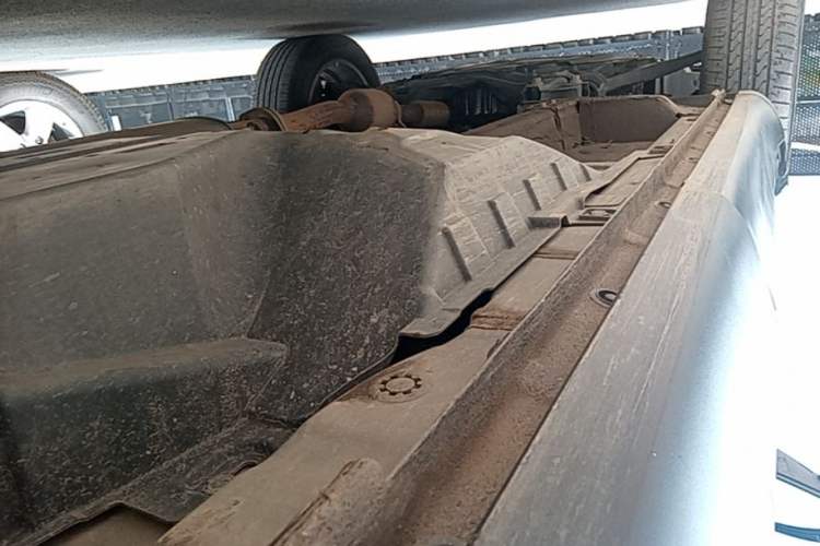 Used Wey VV5 2020 1.5T Two-Wheel Drive Color Pioneer Left Side Sill