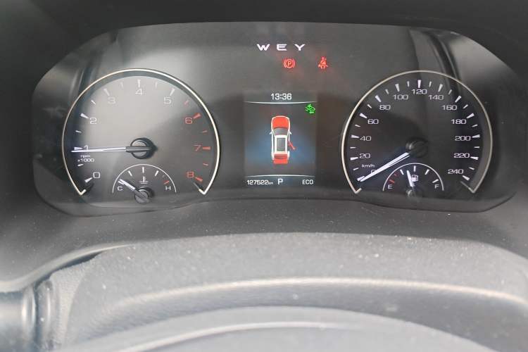 Used Wey VV5 2020 1.5T Two-Wheel Drive Color Pioneer Odometer Close Up