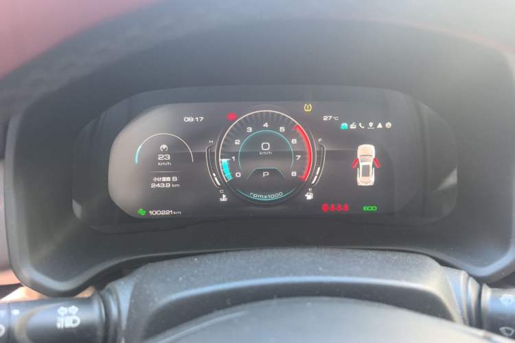 Used Wey VV5 2020 1.5T Two-Wheel Drive Smart Pioneer Odometer Close Up