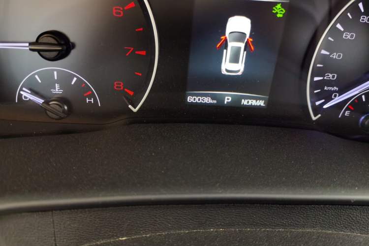 Used Wey VV5 2020 1.5T Two-Wheel Drive Color Pioneer Odometer Close Up