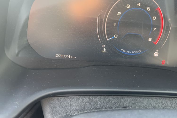 Used Wey VV5 2020 1.5T Two-Wheel Drive Smart Pioneer Odometer Close Up