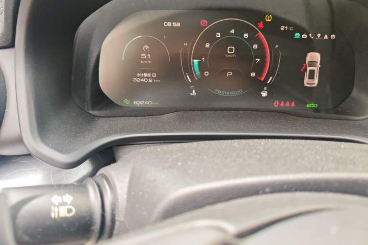Used Wey VV5 2020 1.5T Two-Wheel Drive Smart Pioneer Odometer Close Up