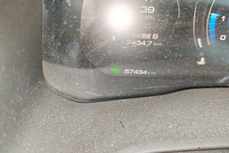 Used Wey VV5 2020 1.5T Two-Wheel Drive Smart Pioneer Odometer Close Up