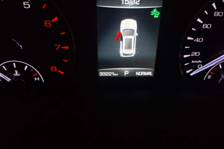 Used Wey VV5 2020 1.5T Two-Wheel Drive Color Pioneer Odometer Close Up