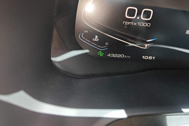Used Wey VV5 2020 1.5T Two-Wheel Drive Smart Pioneer Odometer Close Up
