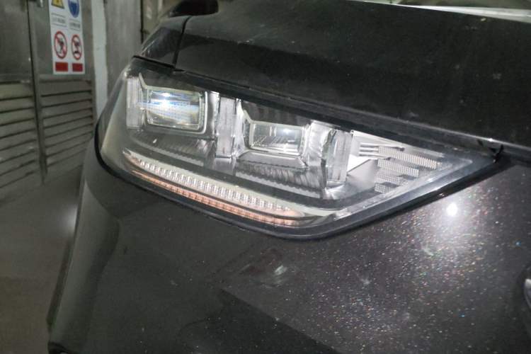 Used Wey VV5 2020 1.5T Two-Wheel Drive Smart Pioneer Right Front Headlight