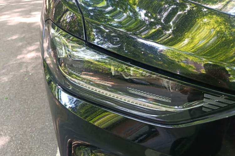 Used Wey VV5 2020 1.5T Two-Wheel Drive Color Pioneer Right Front Headlight