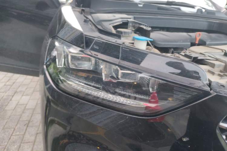 Used Wey VV5 2020 1.5T Two-Wheel Drive Color Pioneer Right Front Headlight