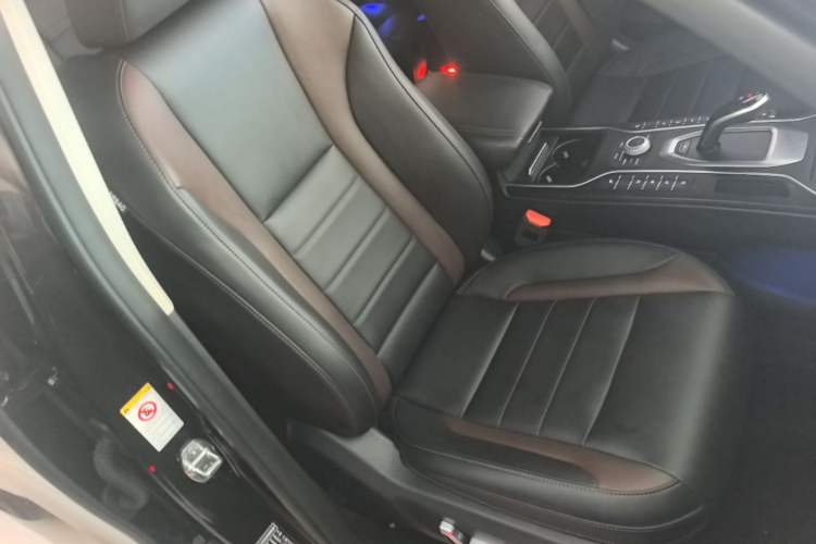 Used Wey VV5 2020 1.5T Two-Wheel Drive Smart Pioneer Right Front Seat