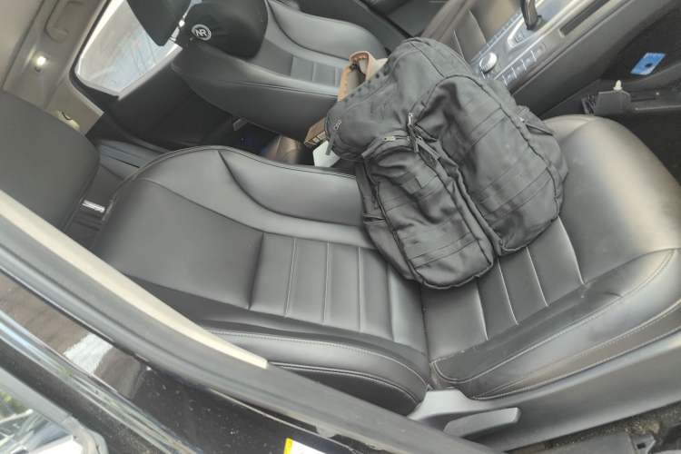 Used Wey VV5 2020 1.5T Two-Wheel Drive Color Pioneer Right Front Seat