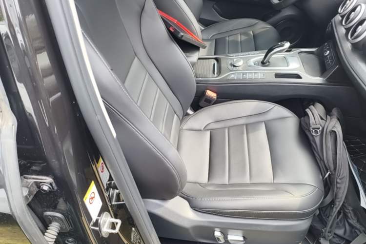 Used Wey VV5 2020 1.5T Two-Wheel Drive Smart Pioneer Right Front Seat