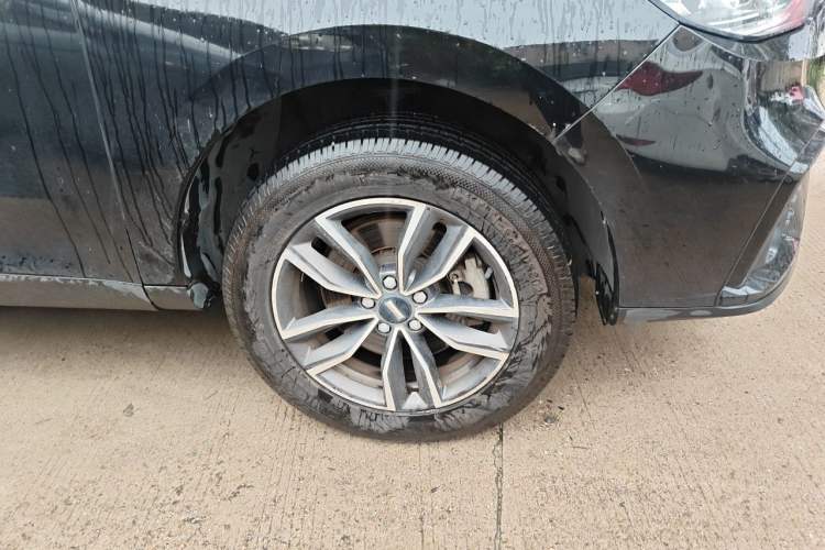 Used Wey VV5 2020 1.5T Two-Wheel Drive Color Pioneer Right Front Wheel Hub