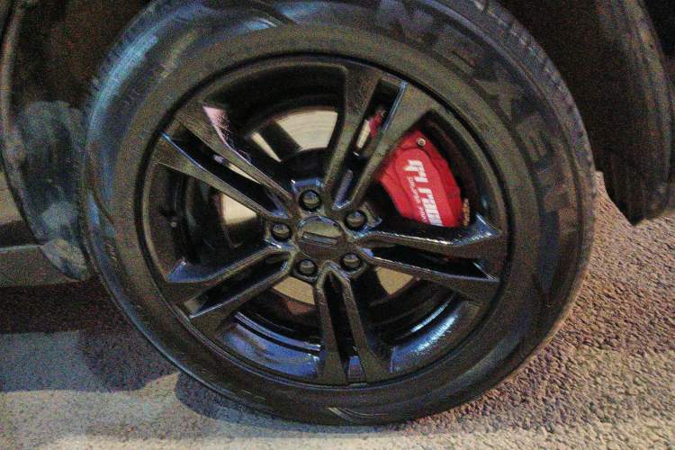Used Wey VV5 2020 1.5T Two-Wheel Drive Color Pioneer Right Front Wheel Hub