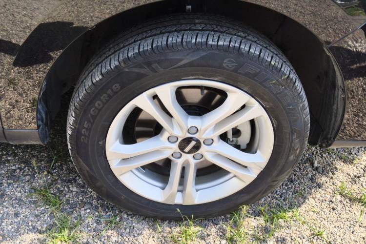 Used Wey VV5 2020 1.5T Two-Wheel Drive Color Pioneer Right Front Wheel Hub