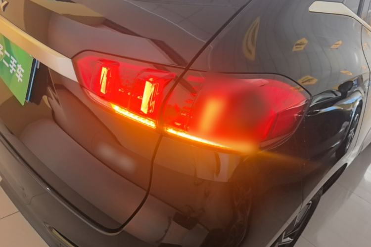 Used Wey VV5 2020 1.5T Two-Wheel Drive Smart Pioneer Right Rear Taillight