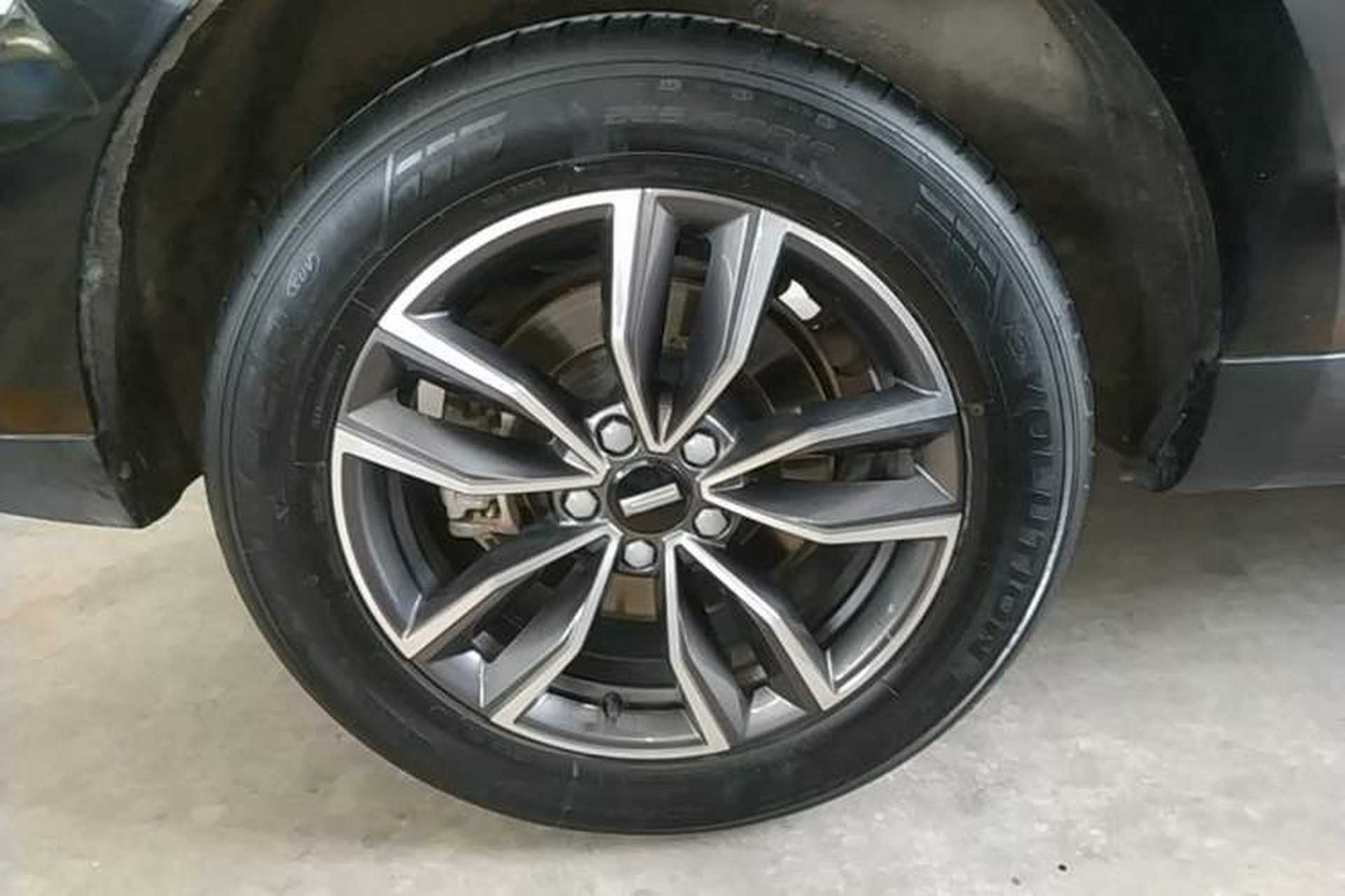 Used Wey VV5 2020 1.5T Two-Wheel Drive Color Pioneer Right Rear Wheel Hub