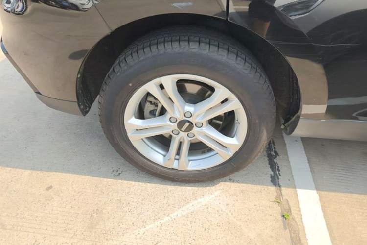 Used Wey VV5 2020 1.5T Two-Wheel Drive Color Pioneer Right Rear Wheel Hub
