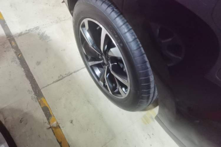 Used Wey VV5 2020 1.5T Two-Wheel Drive Smart Pioneer Right Rear Wheel Hub