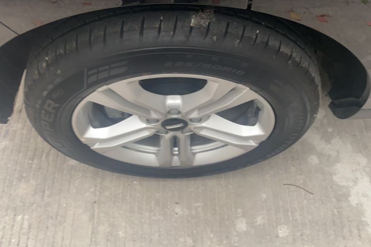 Used Wey VV5 2020 1.5T Two-Wheel Drive Color Pioneer Right Rear Wheel Hub
