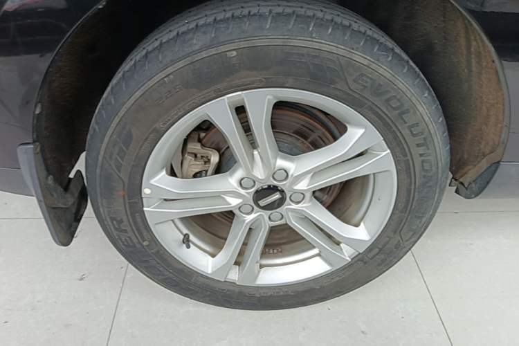 Used Wey VV5 2020 1.5T Two-Wheel Drive Color Pioneer Right Rear Wheel Hub