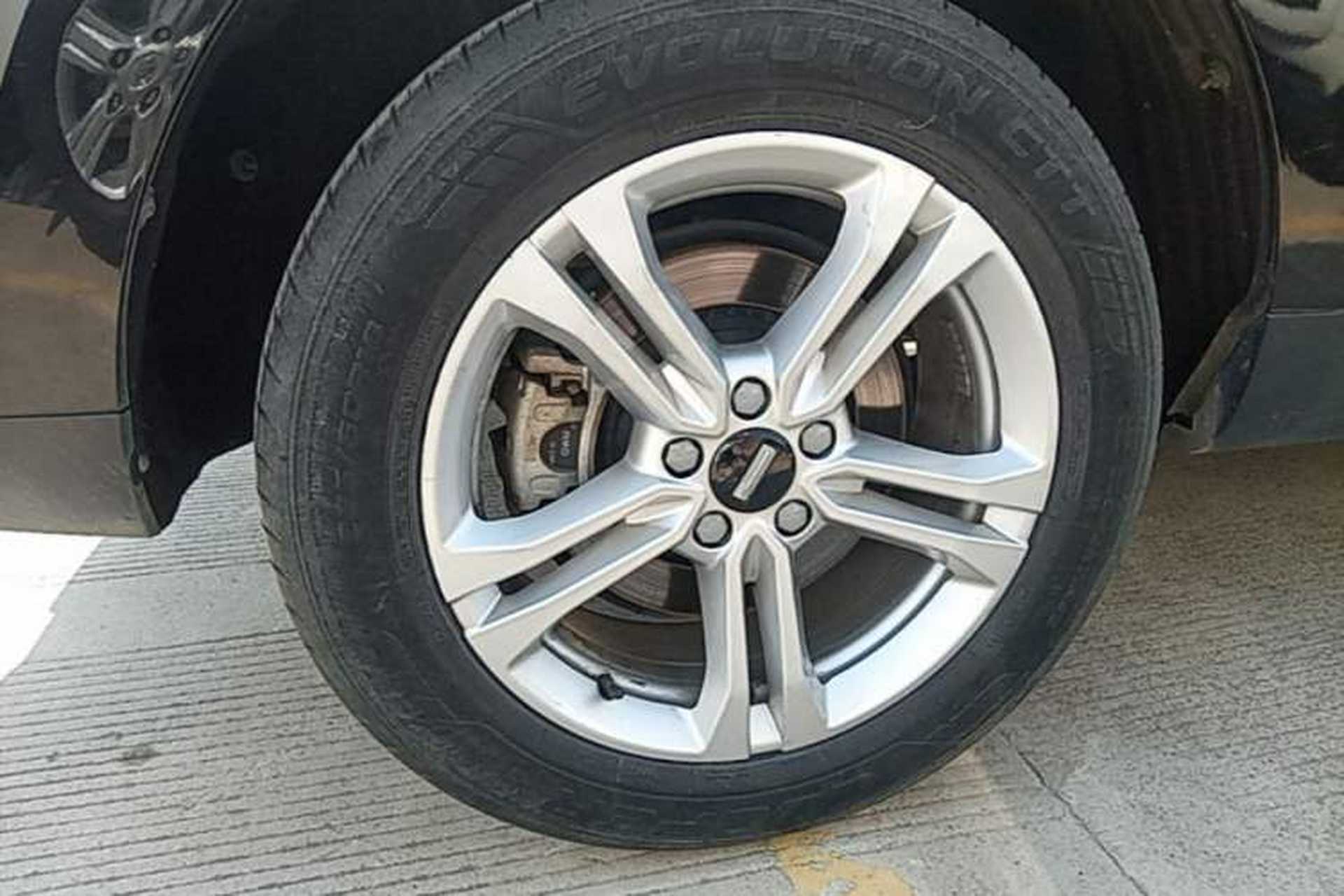 Used Wey VV5 2020 1.5T Two-Wheel Drive Color Pioneer Right Rear Wheel Hub