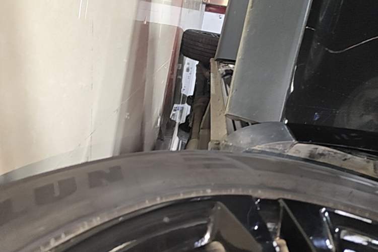 Used Wey VV5 2020 1.5T Two-Wheel Drive Color Pioneer Right Side Sill