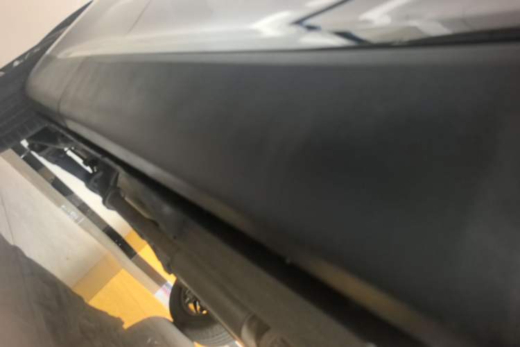 Used Wey VV5 2020 1.5T Two-Wheel Drive Smart Pioneer Right Side Sill