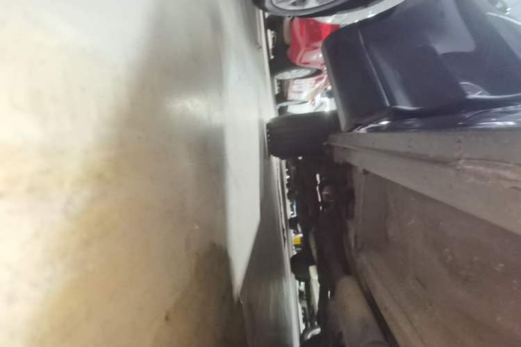 Used Wey VV5 2020 1.5T Two-Wheel Drive Smart Pioneer Right Side Sill