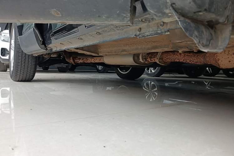 Used Wey VV5 2020 1.5T Two-Wheel Drive Color Pioneer Right Side Sill