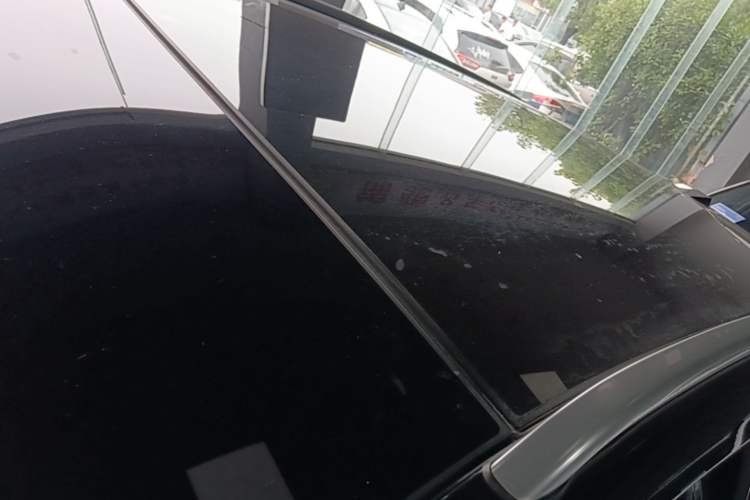 Used Wey VV5 2020 1.5T Two-Wheel Drive Color Pioneer Roof