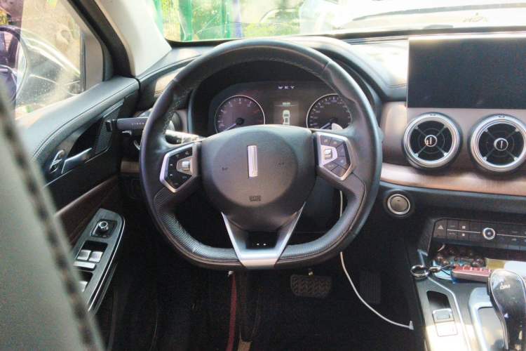 Used Wey VV5 2020 1.5T Two-Wheel Drive Color Pioneer Steering Wheel