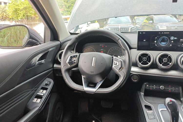 Used Wey VV5 2020 1.5T Two-Wheel Drive Color Pioneer Steering Wheel