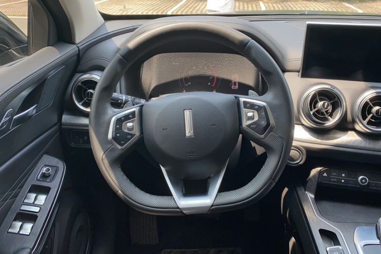 Used Wey VV5 2020 1.5T Two-Wheel Drive Smart Pioneer Steering Wheel