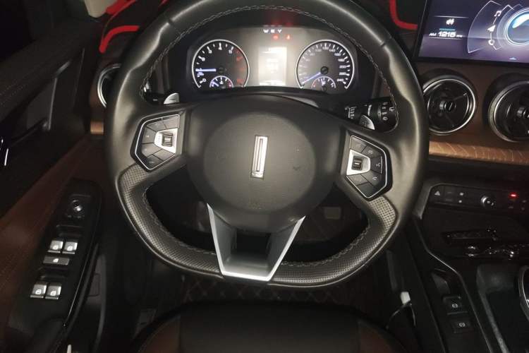 Used Wey VV5 2020 1.5T Two-Wheel Drive Color Pioneer Steering Wheel