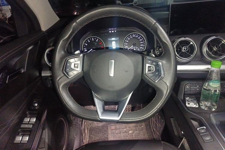 Used Wey VV5 2020 1.5T Two-Wheel Drive Color Pioneer Steering Wheel
