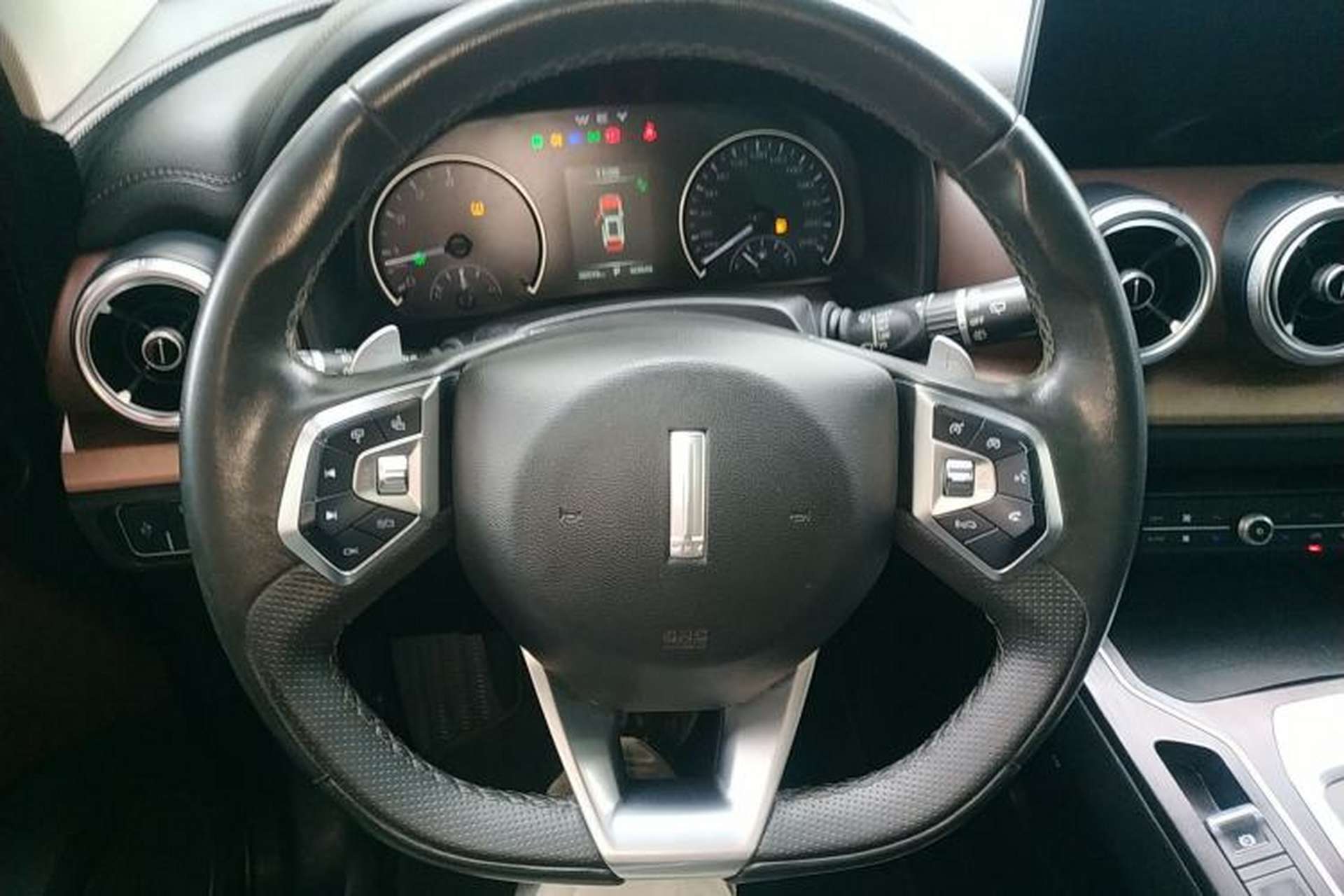 Used Wey VV5 2020 1.5T Two-Wheel Drive Color Pioneer Steering Wheel