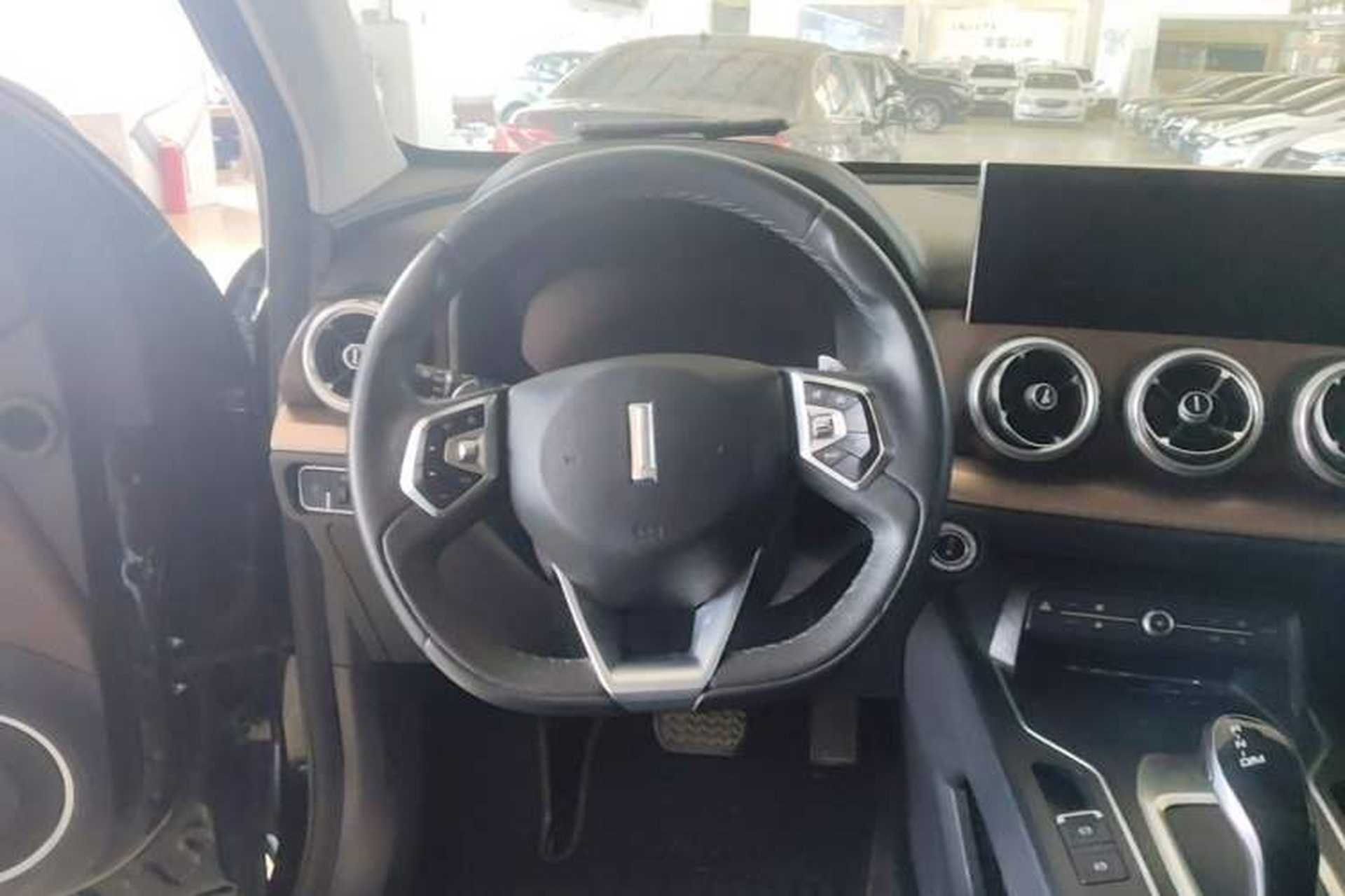 Used Wey VV5 2020 1.5T Two-Wheel Drive Smart Pioneer Steering Wheel