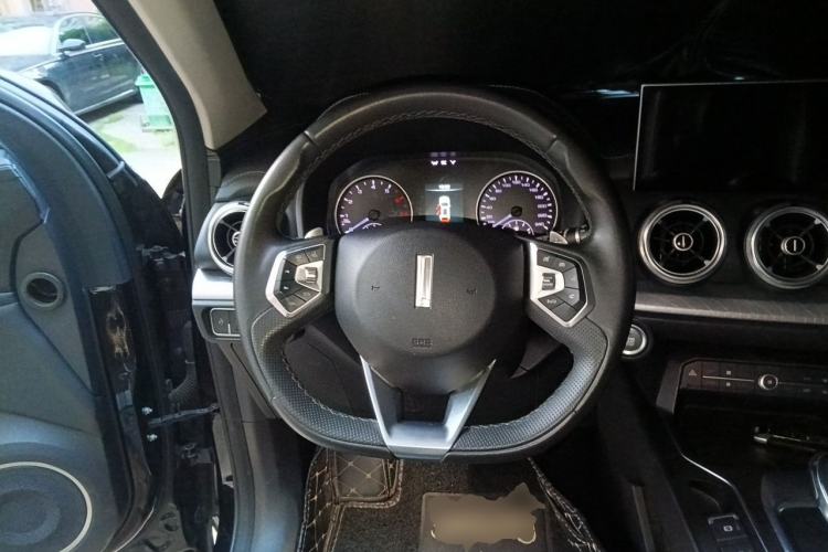 Used Wey VV5 2020 1.5T Two-Wheel Drive Color Pioneer Steering Wheel