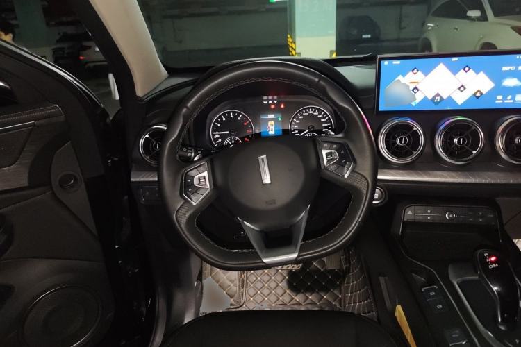 Used Wey VV5 2020 1.5T Two-Wheel Drive Color Pioneer Steering Wheel