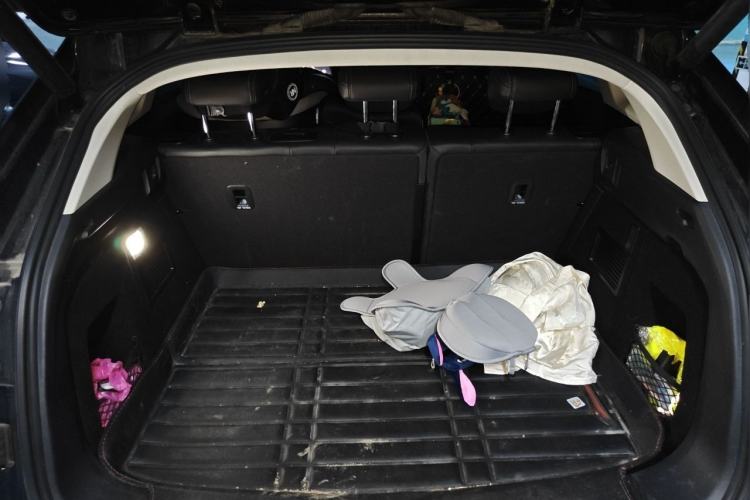 Used Wey VV5 2020 1.5T Two-Wheel Drive Smart Pioneer Trunk