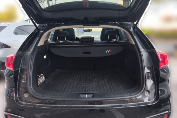 Used Wey VV5 2020 1.5T Two-Wheel Drive Color Pioneer Trunk