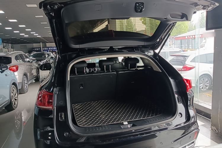 Used Wey VV5 2020 1.5T Two-Wheel Drive Color Pioneer Trunk