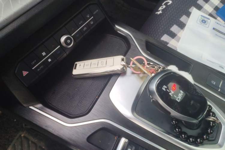 Used Wey VV5 2020 1.5T Two-Wheel Drive Color Pioneer Vehicle Key