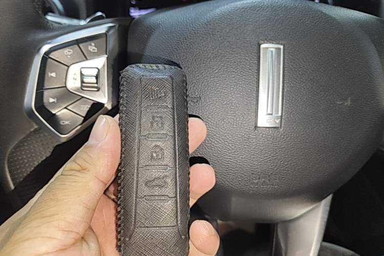 Used Wey VV5 2020 1.5T Two-Wheel Drive Color Pioneer Vehicle Key