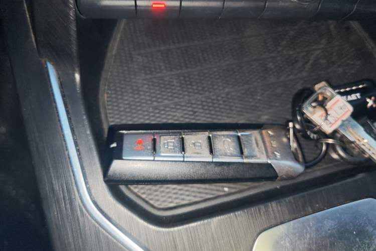 Used Wey VV5 2020 1.5T Two-Wheel Drive Color Pioneer Vehicle Key