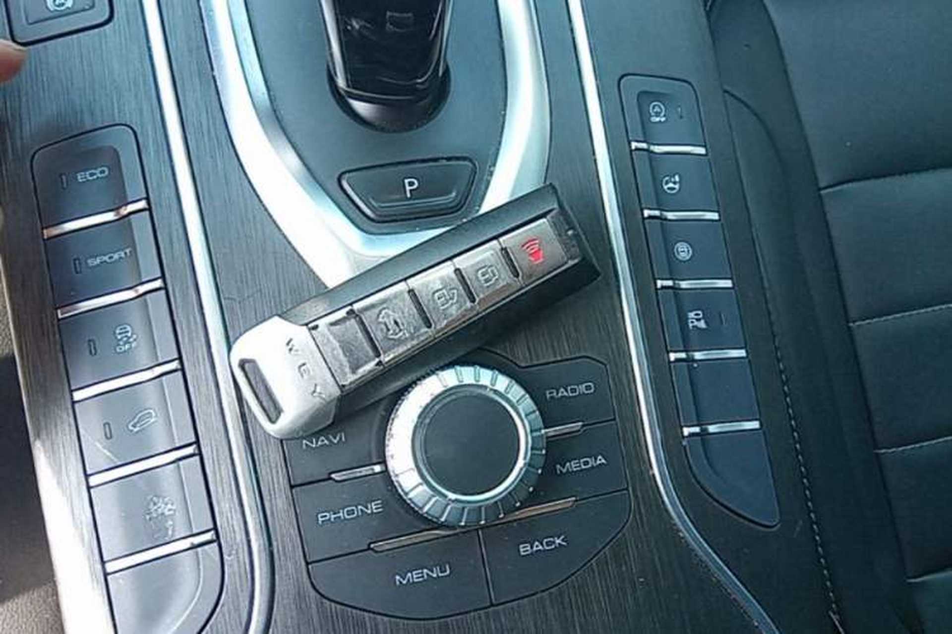 Used Wey VV5 2020 1.5T Two-Wheel Drive Color Pioneer Vehicle Key