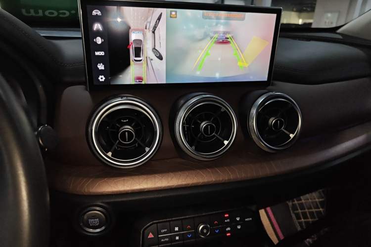 Used Wey VV5 2020 1.5T Two-Wheel Drive Smart Pioneer Audio And AC Panel